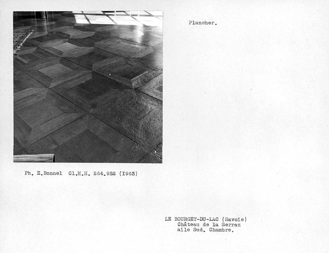 Aile sud. Parquet de la chambre