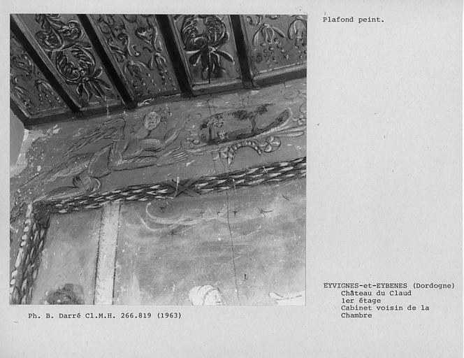 Plafond peint et peinture murale du cabinet voisin de la chambre au premier étage
