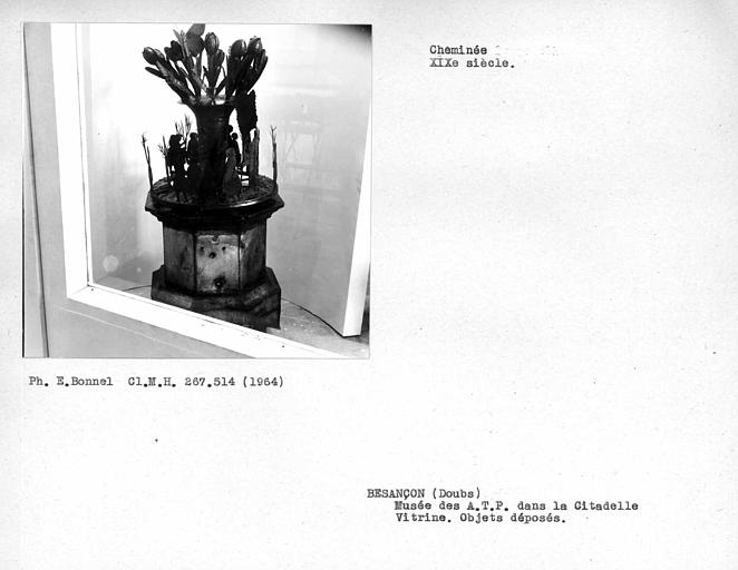 Epi de faîtage en fer blanc