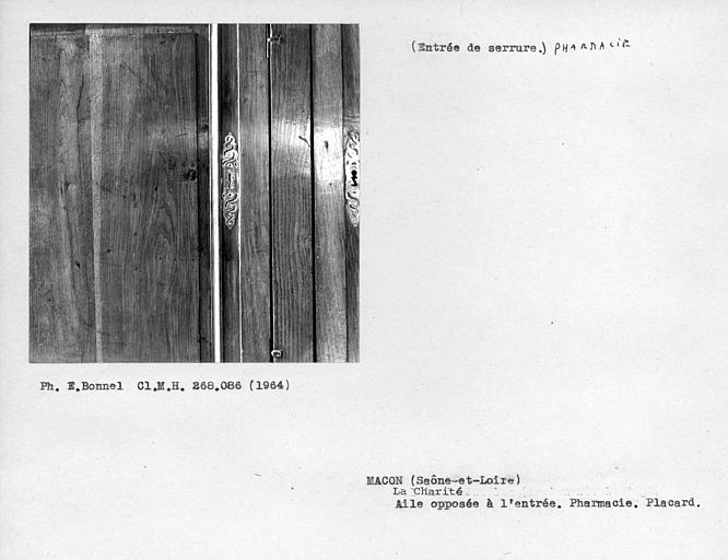 Boiseries de la pharmacie, aile opposée à l'entrée, entrée de serrure du placard bas