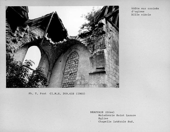 Chapelle latérale sud, vue de la voûte prise du transept