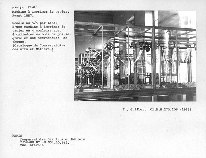 Modèle réduit d'une machine à imprimer le papier en quatre couleurs et d'une accrocheuse-sécheuse