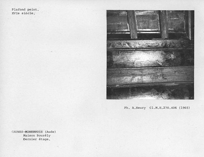 Détail du plafond peint du dernier étage