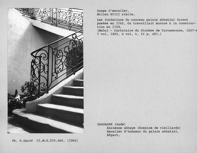 Départ de la rampe de l'escalier d'honneur