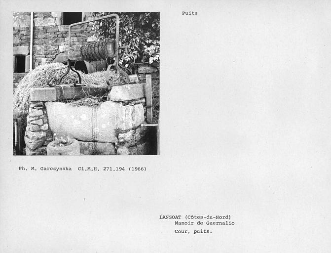Puits de la cour, ensemble