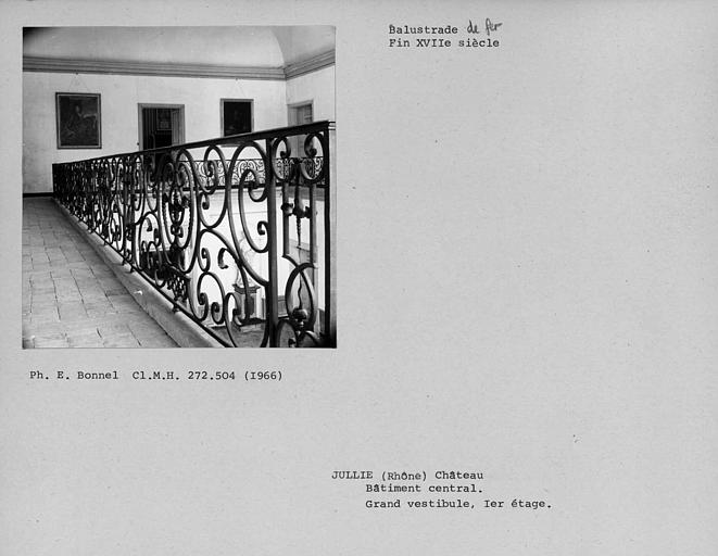 Balustrade en fer forgé du vestibule au niveau du premier étage