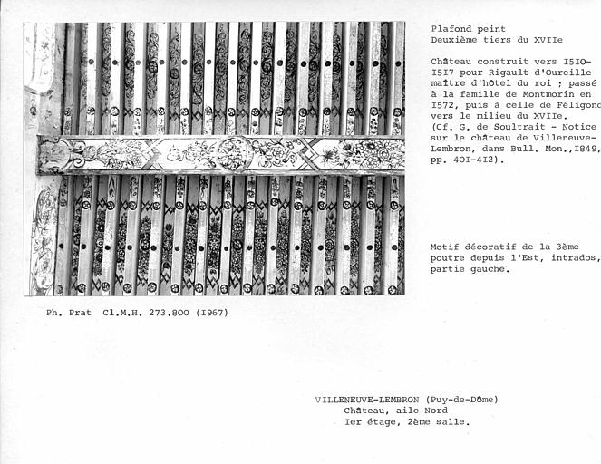 Aile nord. Détail du plafond peint de la deuxième salle au premier étage. Motif décoratif de la troisième poutre depuis l'est, intrados, partie gauche