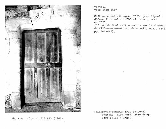 Face du vantail de porte de la première salle à l'est de l'aile nord du deuxième étage