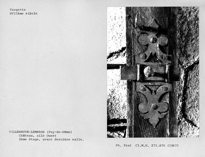 targette de fenêtre déposée de l'avant-dernière salle de l'aile ouest du deuxième étage