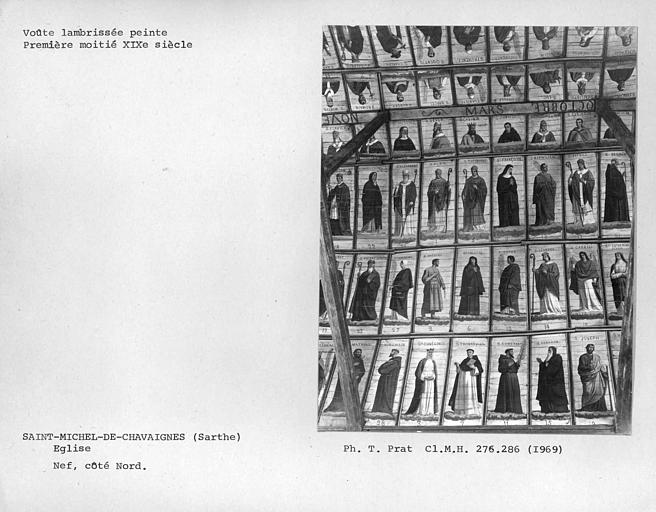 Troisième travée du côté nord de la charpente lambrissée peinte de la nef : Saints
