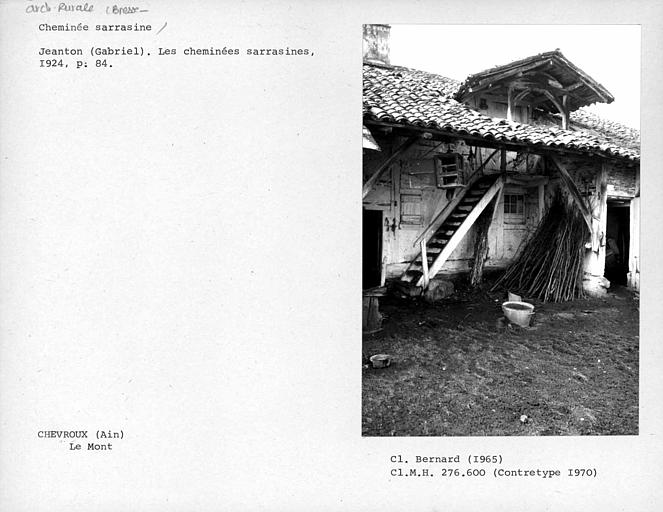 Escalier extérieur en bois