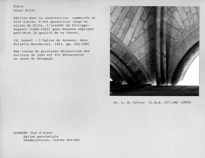 Voûte du déambulatoire. Travées tournantes au sud de la travée d'axe du déambulatoire, départ de l'arc diagonal ouest-est