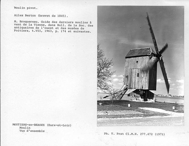 Face latérale, vue d'ensemble du moulin avec les ailes Berton en marche