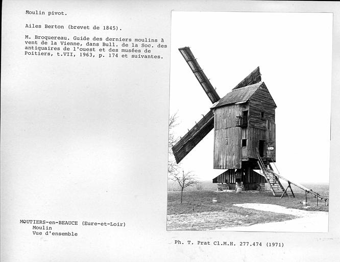 Face avant du moulin, à l'arrière les ailes Berton sont ouvertes