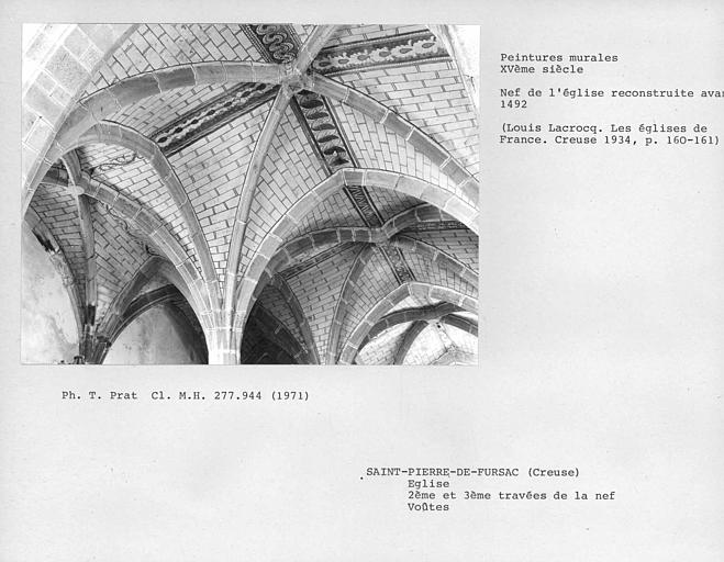 Faux appareil et ornements peints des voûtes des troisième et deuxième travées de la nef