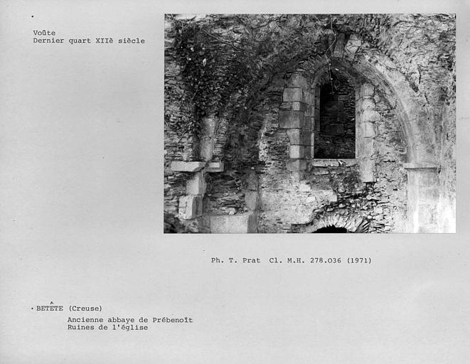 Ensemble des ruines de l'église, voûte