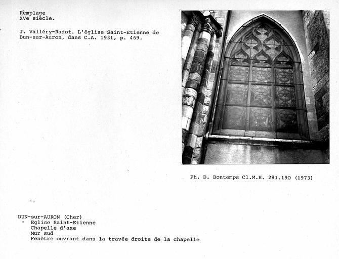 Fenestrage s'ouvrant au sud dans la travée droite de la chapelle d'axe