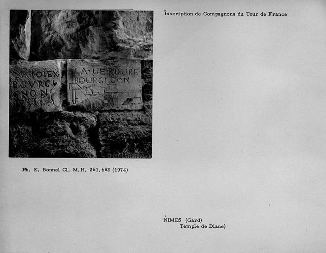 Temple de Diane. Inscription de compagnon du Tour de France, dessin d'outils