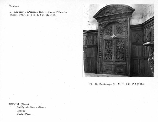 Vantaux de la porte d'axe du mur de fond du choeur