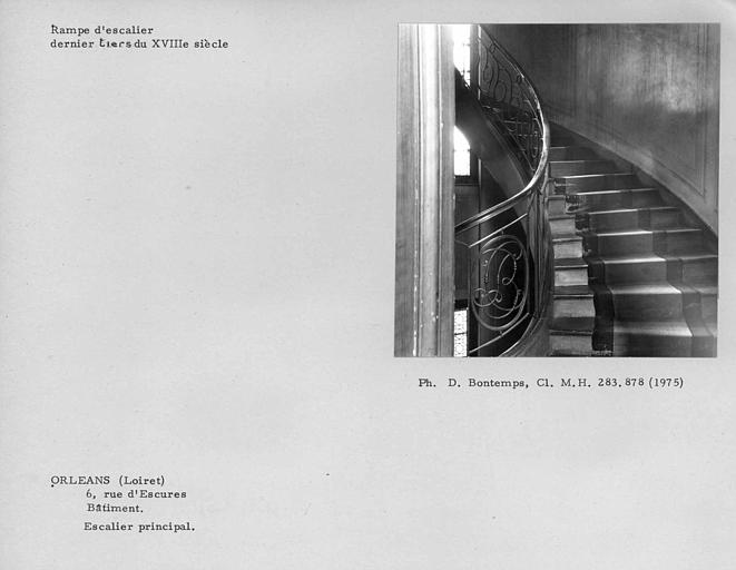 Rampe de l'escalier principal entre le premier et le dernier étage