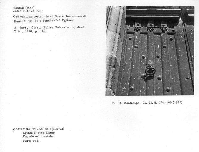 Face des vantaux de la porte sud de la façade occidentale, marteau de porte sur le vantail aux armes d'Henri II