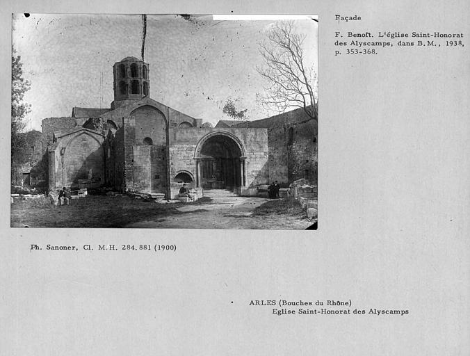 Eglise Saint-Honorat-des-Aliscamps. Façade de l'église