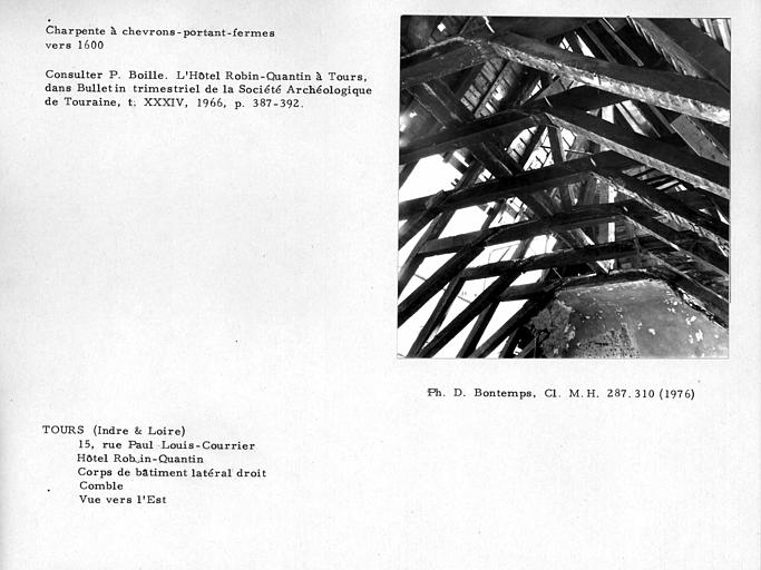 Charpente à chevrons-portant-fermes du comble du corps de bâtiment latéral droit, vue vers l'est