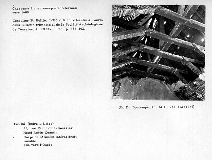 Charpente à chevrons-portant-fermes du comble du corps de bâtiment latéral droit, vue vers l'ouest