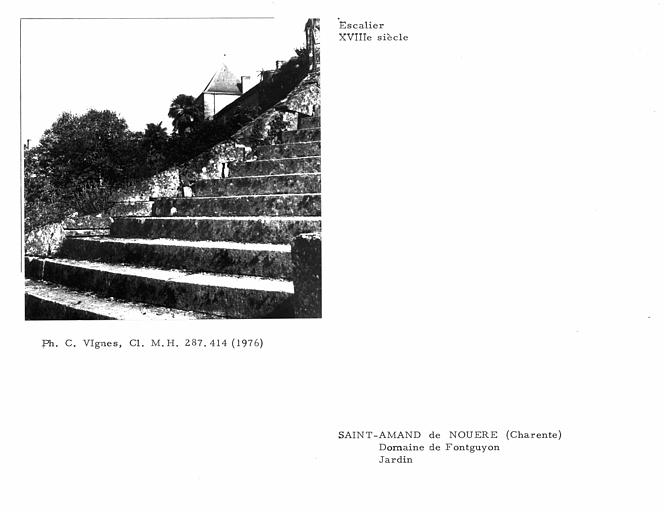 Escalier de la face sur jardin du corps de logis