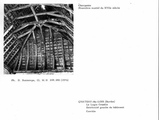 Charpente du comble à l'extrémité gauche du bâtiment