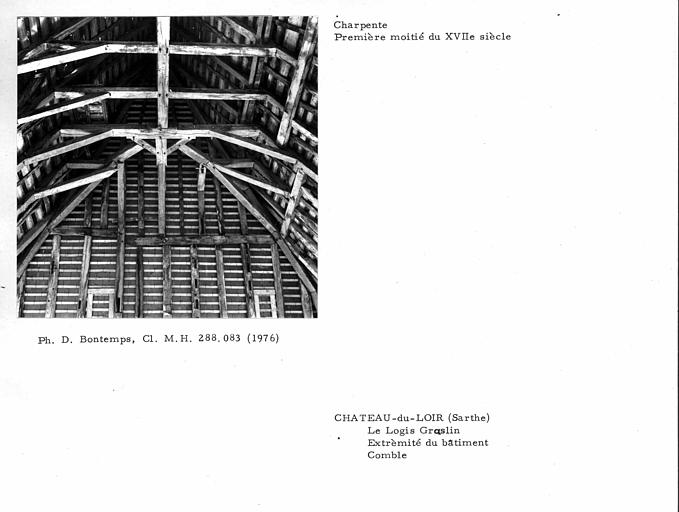 Charpente du comble à l'extrémité gauche du bâtiment