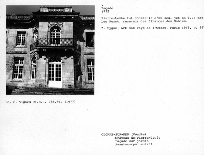 Avant corps central de la façade est sur jardin