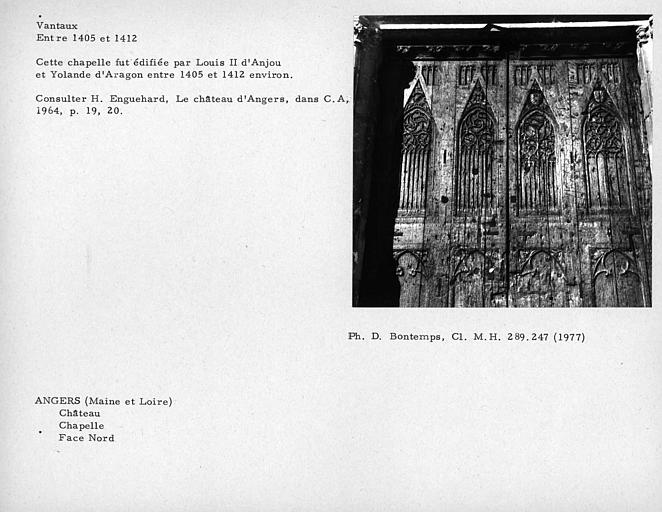 Détail des vantaux de la porte de la face nord de la chapelle remis à leur emplacement d'origine