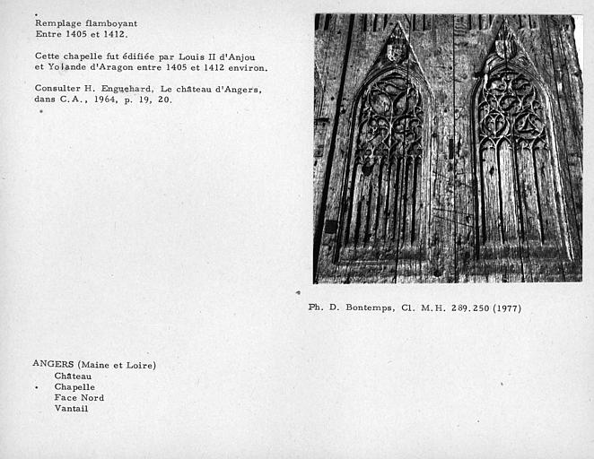 Détail des vantaux de la porte de la face nord de la chapelle remis à leur emplacement d'origine