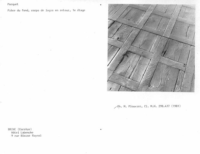 Parquet de la pièce du fond au premier étage du corps de logis en retour