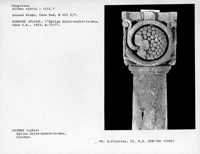 Chapiteau déposé du clocher, second étage, face sud, B VII 5 ; 7