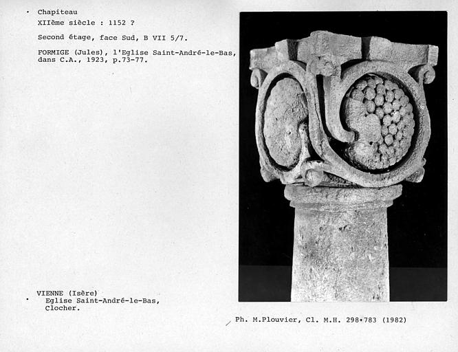 Chapiteau déposé du clocher, second étage, face sud, B VII 5 ; 7