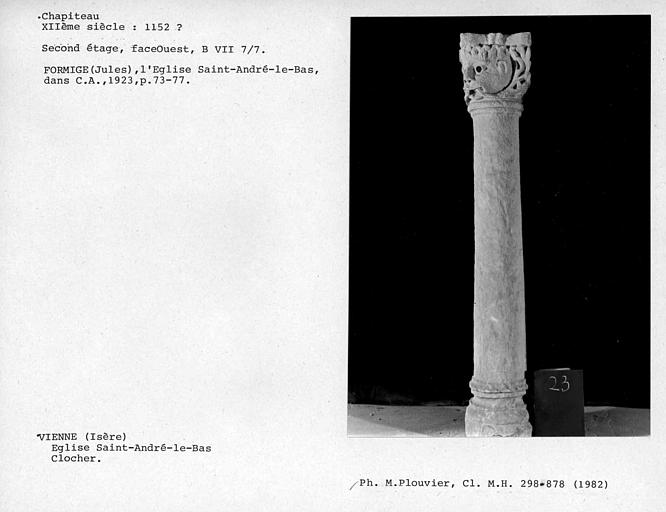 Chapiteau déposé du clocher, second étage, face ouest, B VII 7 ; 7