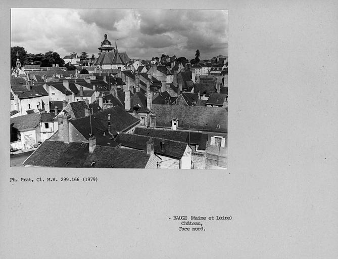 Vue générales de la ville au nord du château, face nord