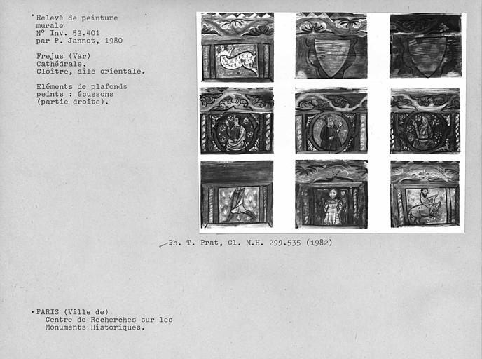 Relevé d'éléments de plafonds peints de l'aile Est du cloître, partie droite : écussons