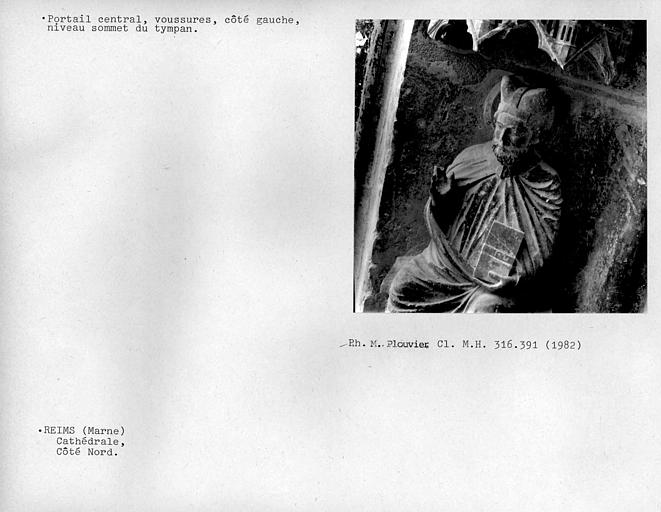 Portail central côté nord, voussures côté gauche au niveau du sommet du tympan