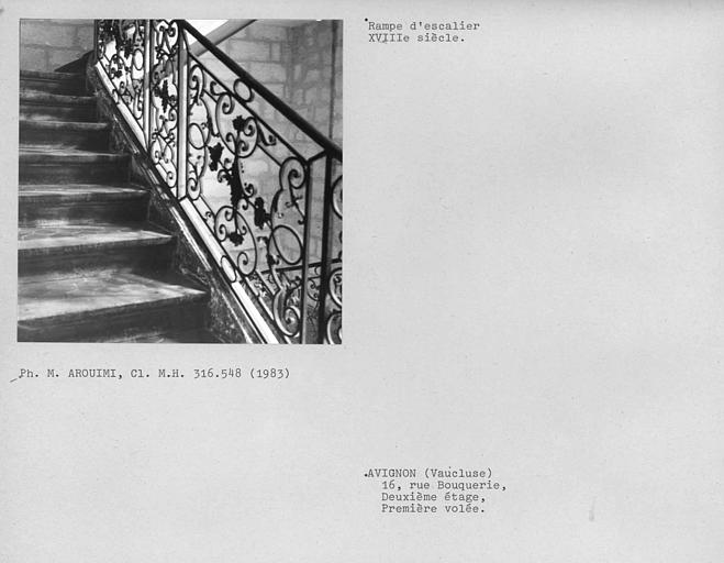 Départ de la rampe d'escalier intérieur