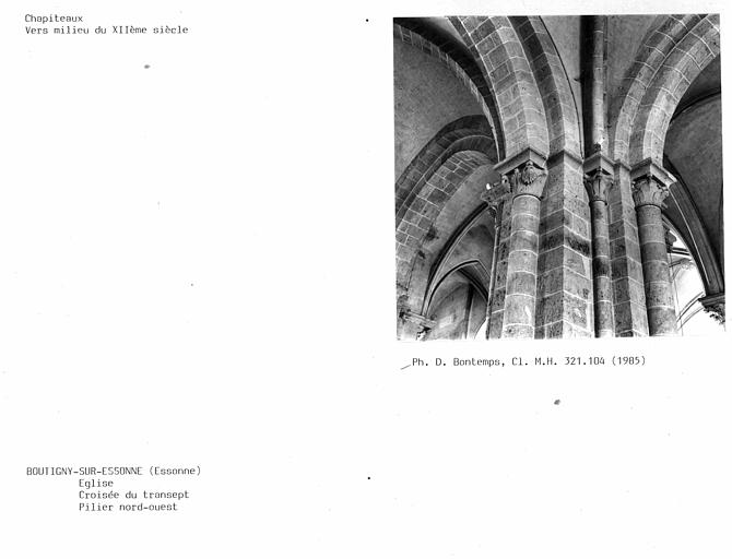 Base du clocher, chapiteau du pilier nord-ouest de la croisée du transept