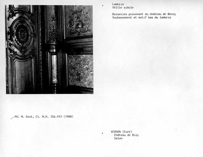 Lambris du salon, partie basse et motif de la partie haute