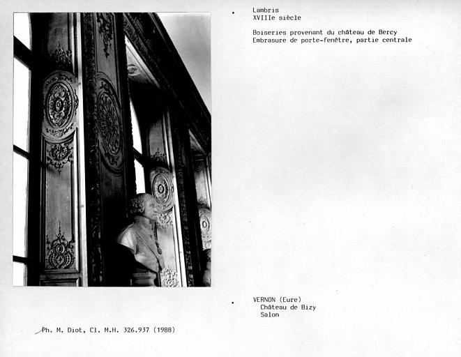 Lambris du salon, partie moyenne de l'embrasure de porte fenêtre côté jardin