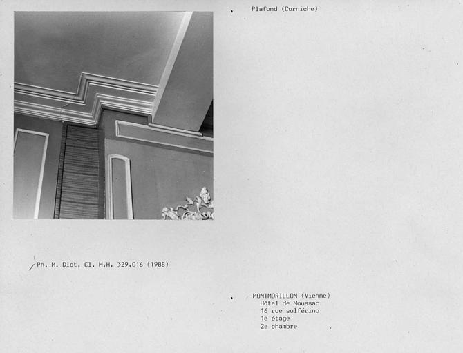 Premier étage, chambre au-dessus de la salle à manger, moulure du plafond