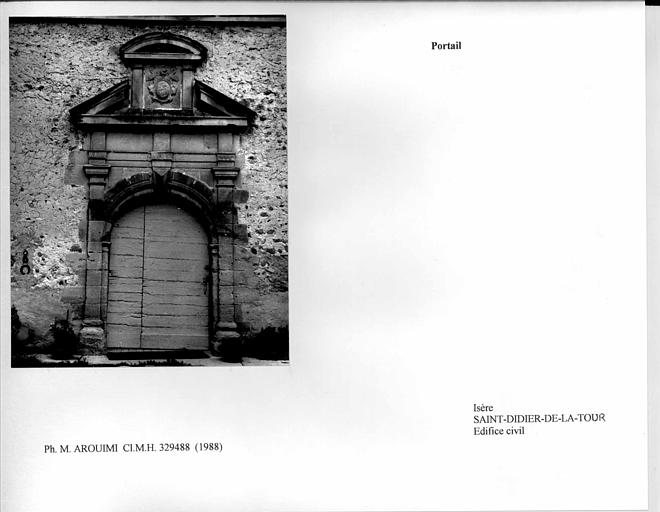 Portail de la façade