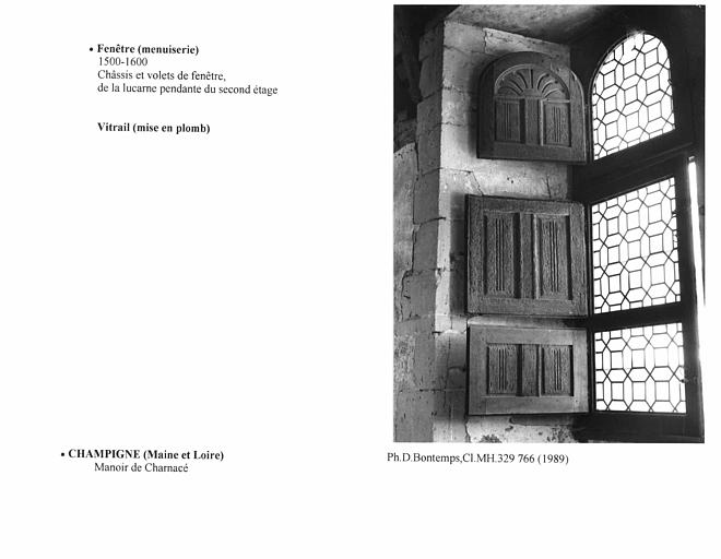 Menuiserie de fenêtre, châssis et volets de la lucarne pendante du deuxième étage