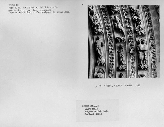 Partie droite de la façade ouest du portail sud, première, deuxième et troisième voussures