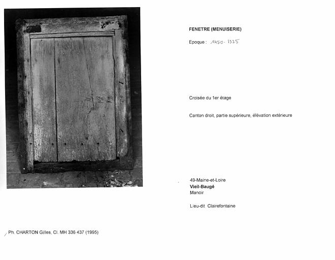 Fenêtre de la pièce du premier étage. Canton droit, partie supérieure, élévation extérieure
